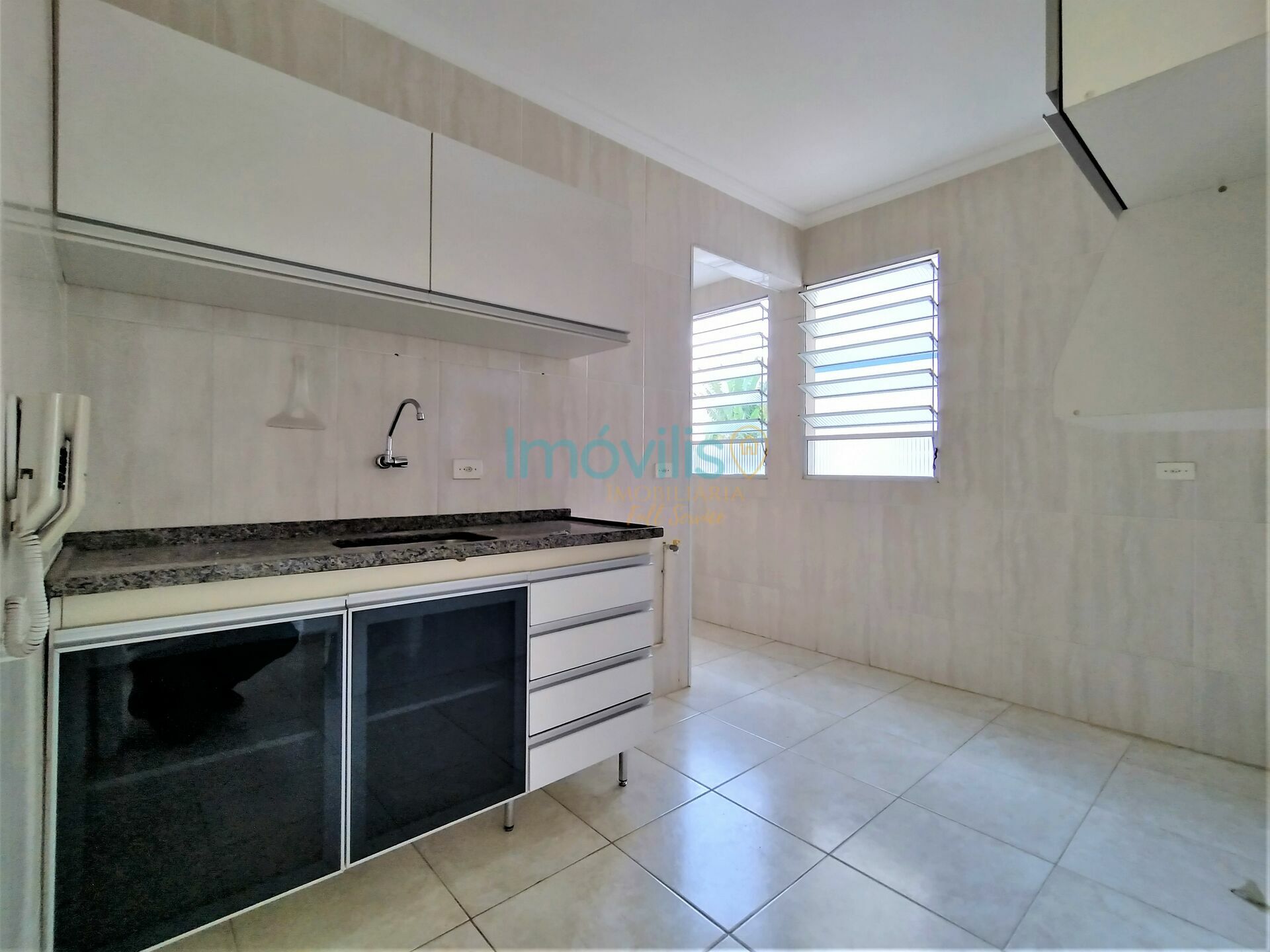 Apartamento à venda com 2 quartos, 70m² - Foto 3