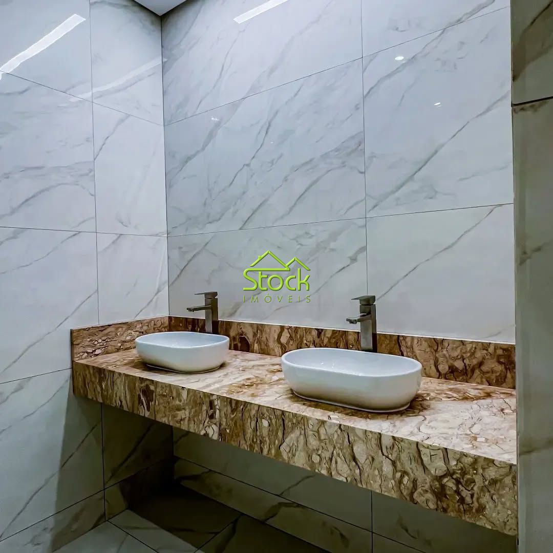 Casa à venda com 3 quartos, 250m² - Foto 14