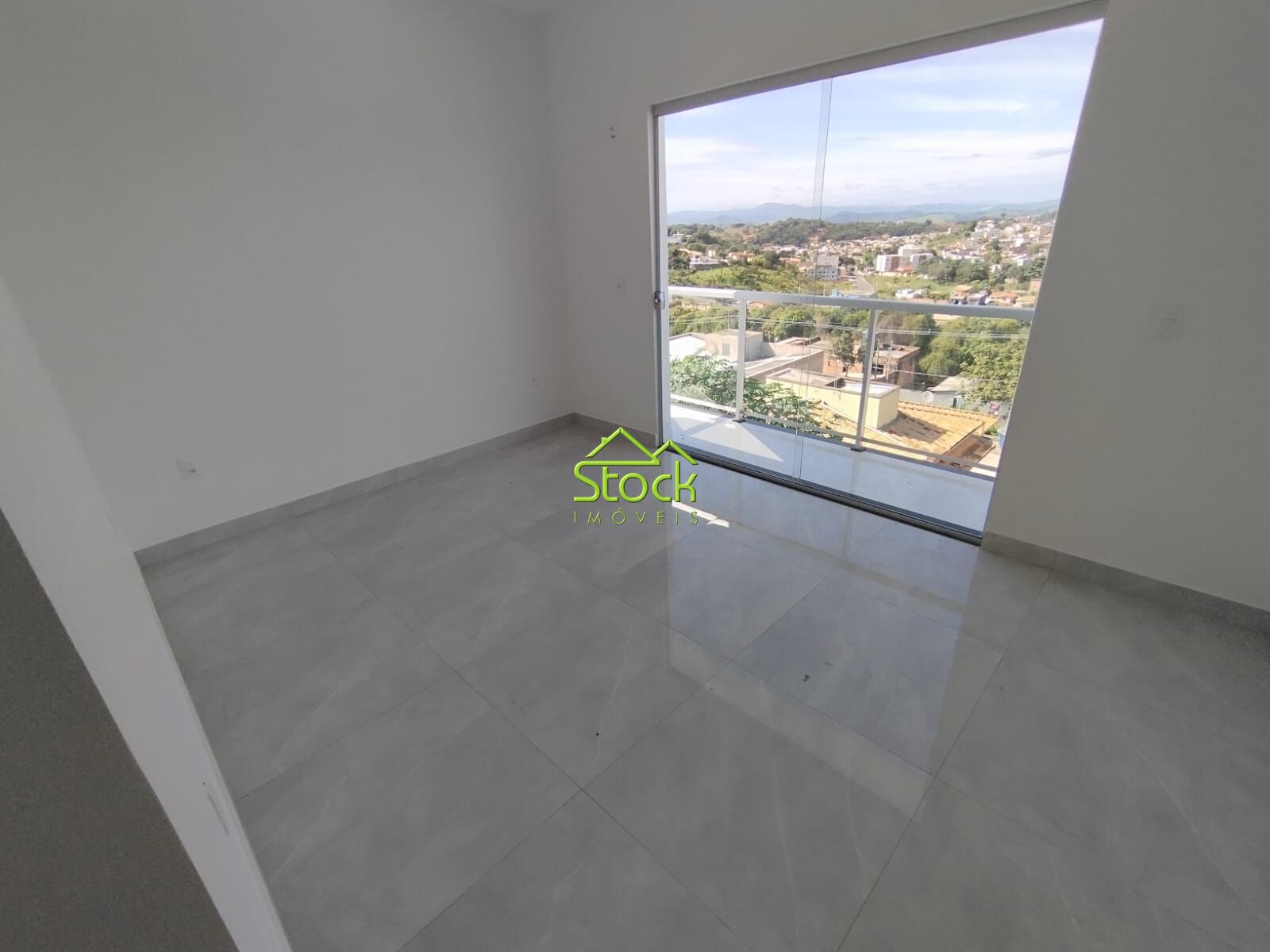 Casa à venda com 3 quartos, 180m² - Foto 3