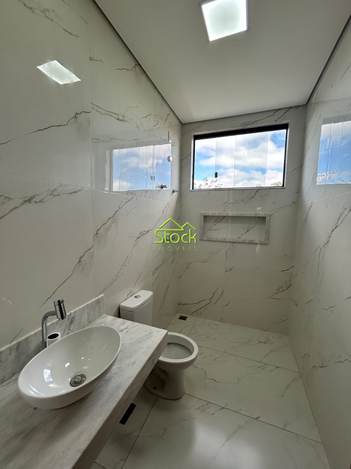 Casa à venda com 3 quartos, 319m² - Foto 7