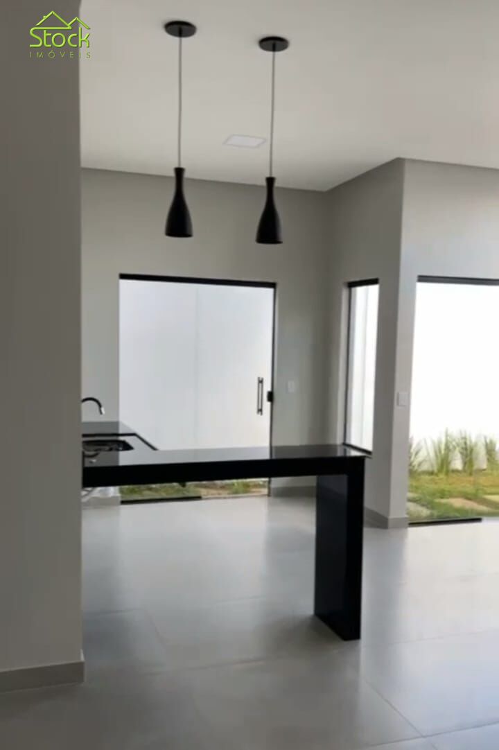 Casa à venda com 2 quartos, 190m² - Foto 10