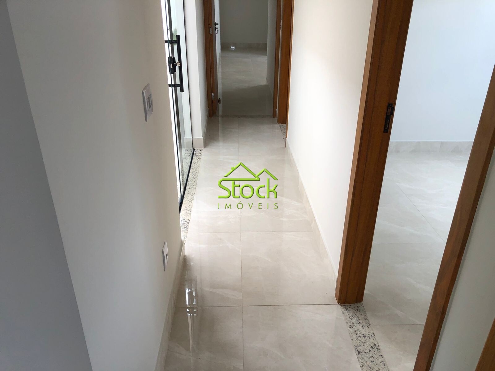 Casa à venda com 3 quartos, 300m² - Foto 9