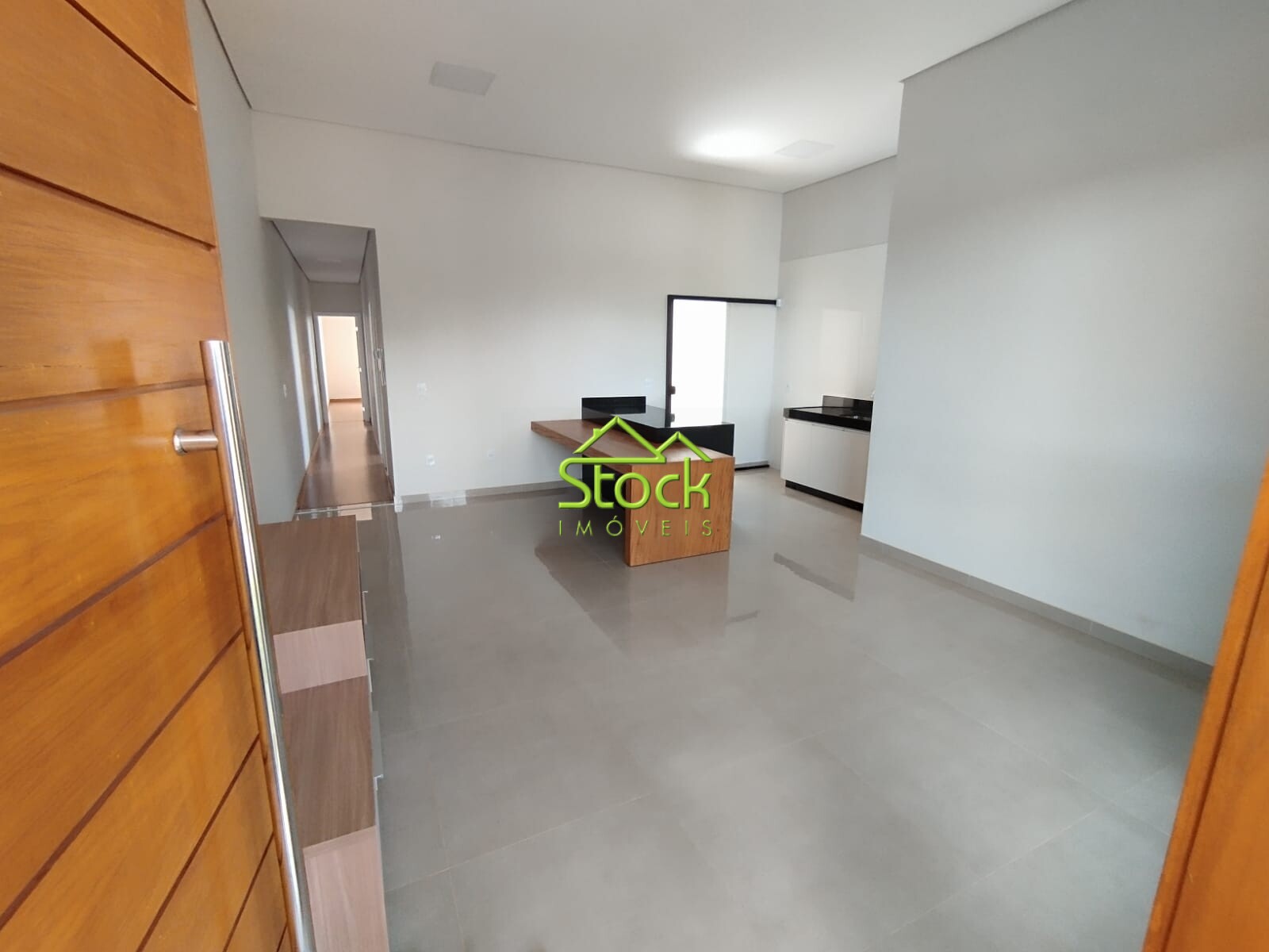 Casa à venda com 3 quartos, 225m² - Foto 2