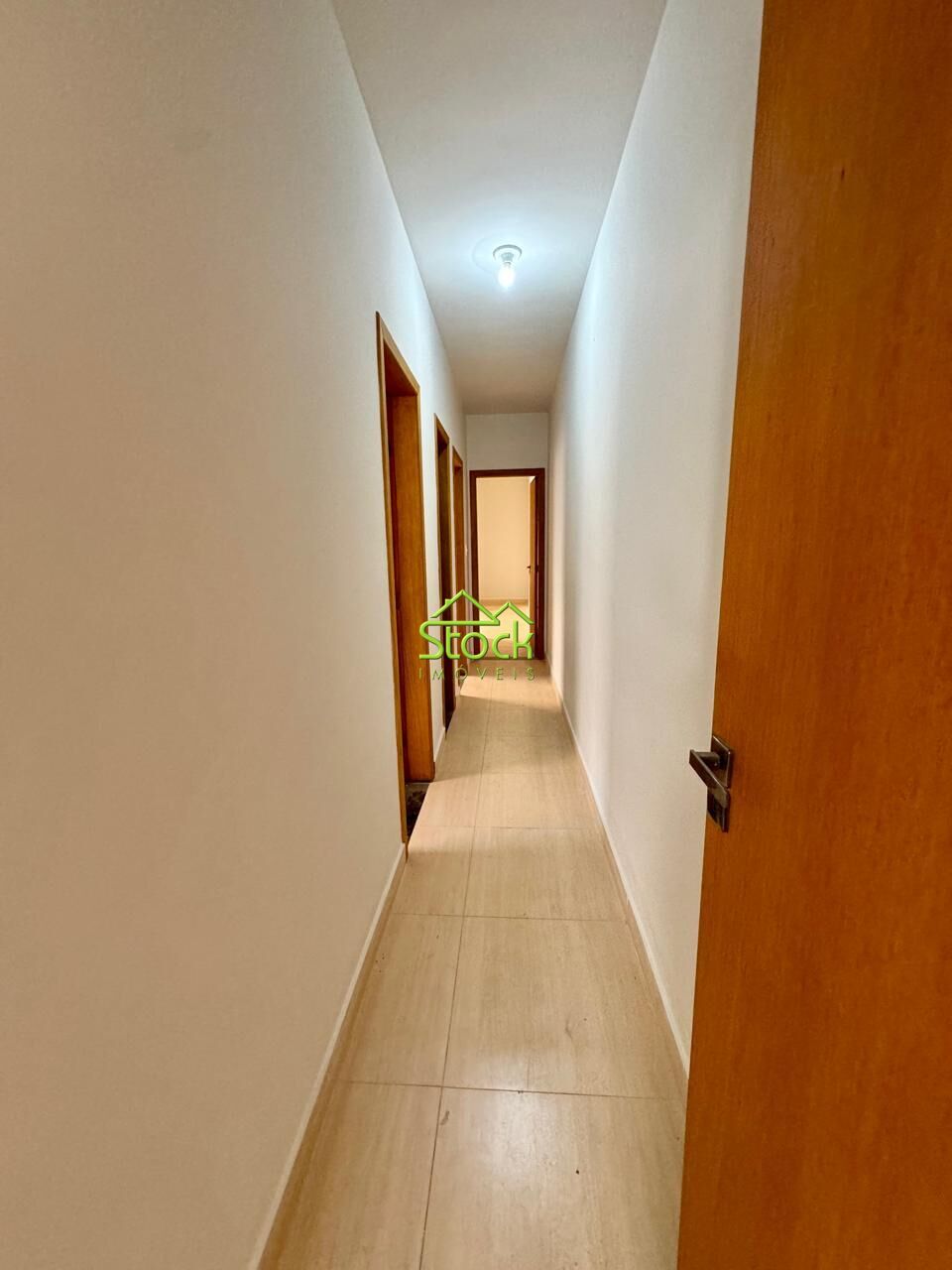 Casa à venda com 3 quartos, 180m² - Foto 2