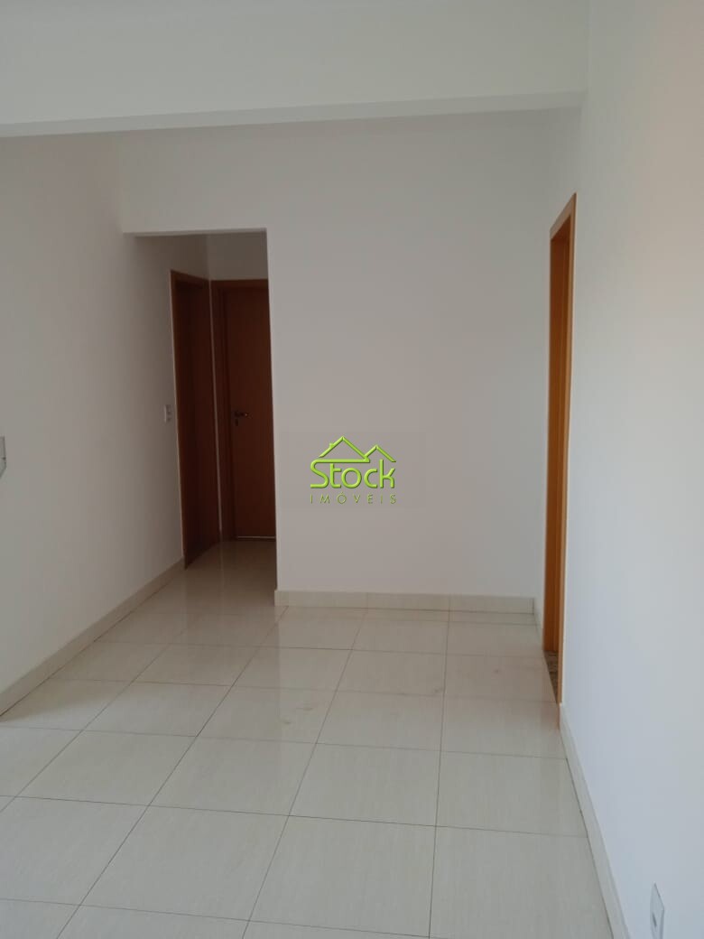 Apartamento à venda com 2 quartos, 64m² - Foto 2