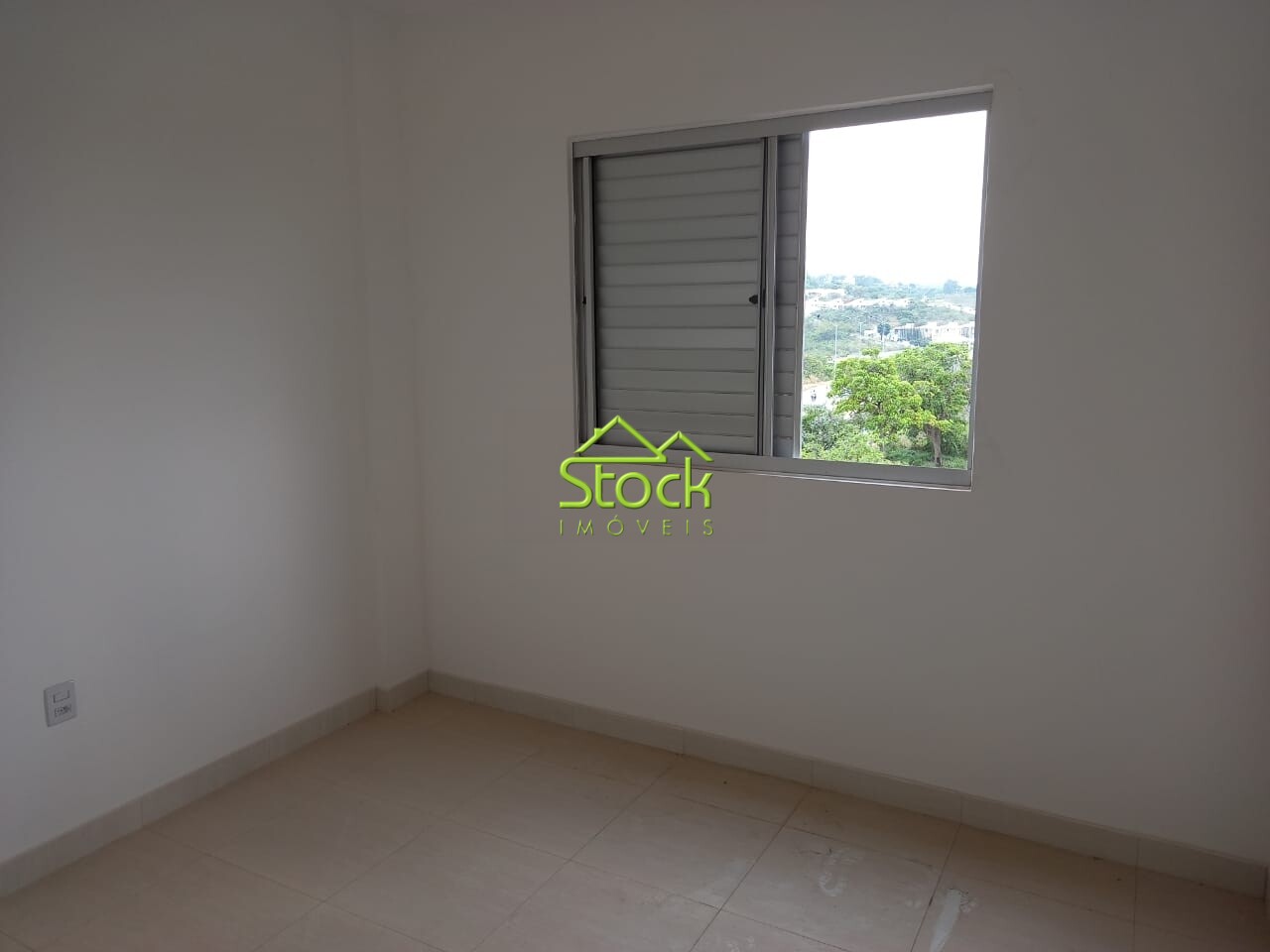 Apartamento à venda com 2 quartos, 64m² - Foto 3