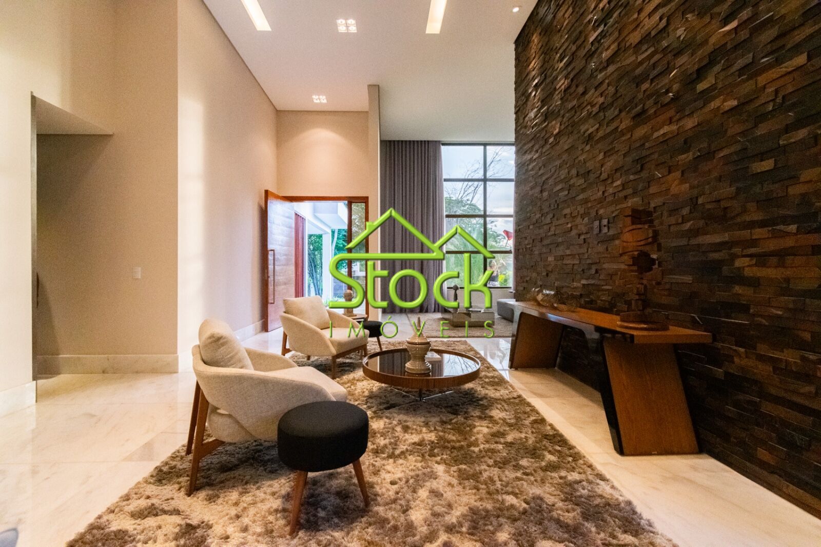 Casa de Condomínio à venda com 4 quartos, 1600m² - Foto 2