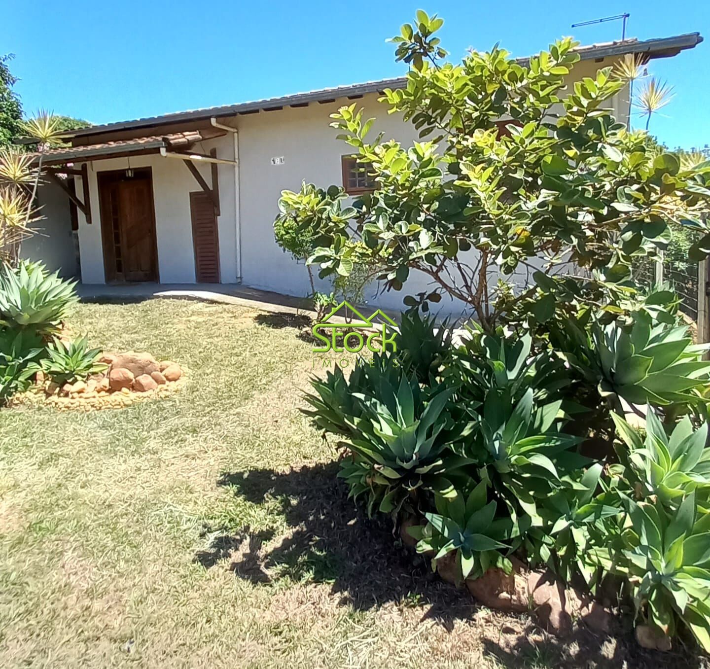 Casa à venda com 3 quartos, 1000m² - Foto 1