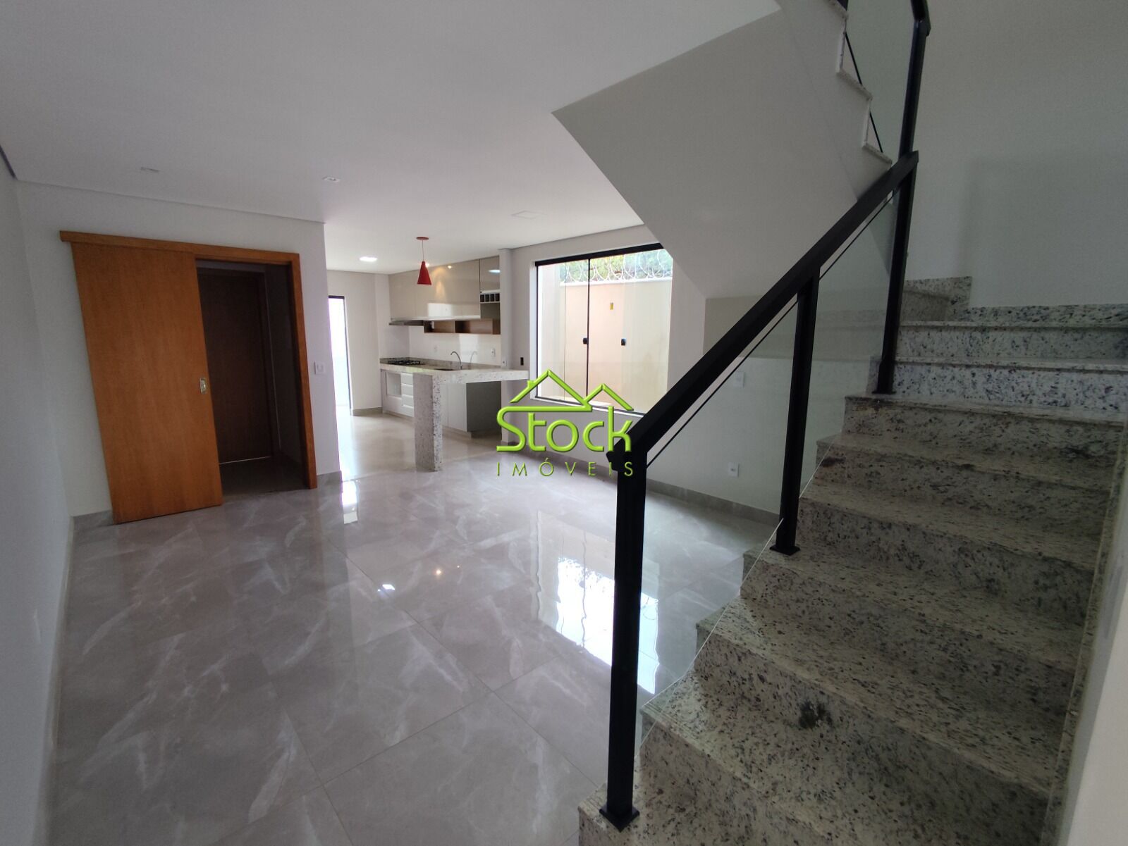 Casa à venda com 3 quartos, 255m² - Foto 9