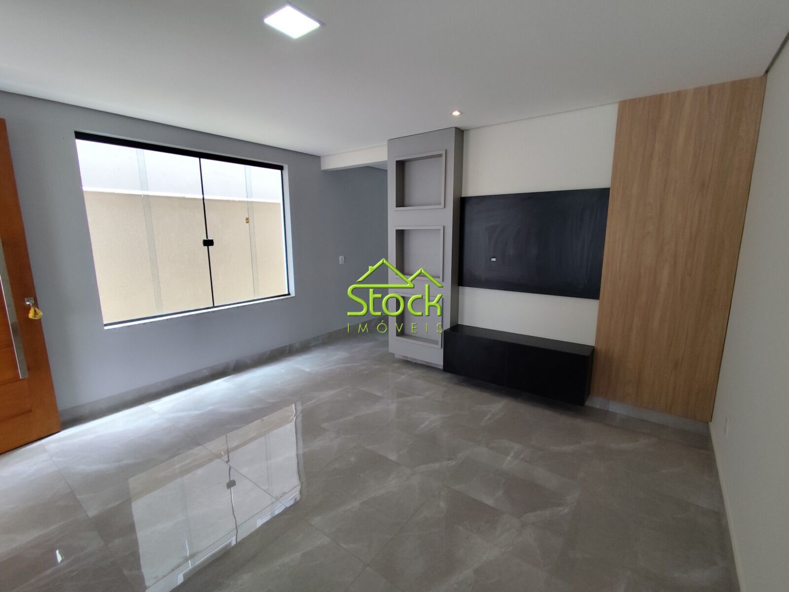 Casa à venda com 3 quartos, 255m² - Foto 3
