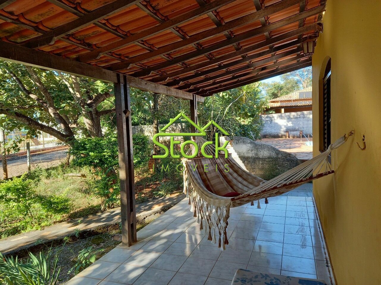 Casa de Condomínio à venda com 3 quartos, 160m² - Foto 2