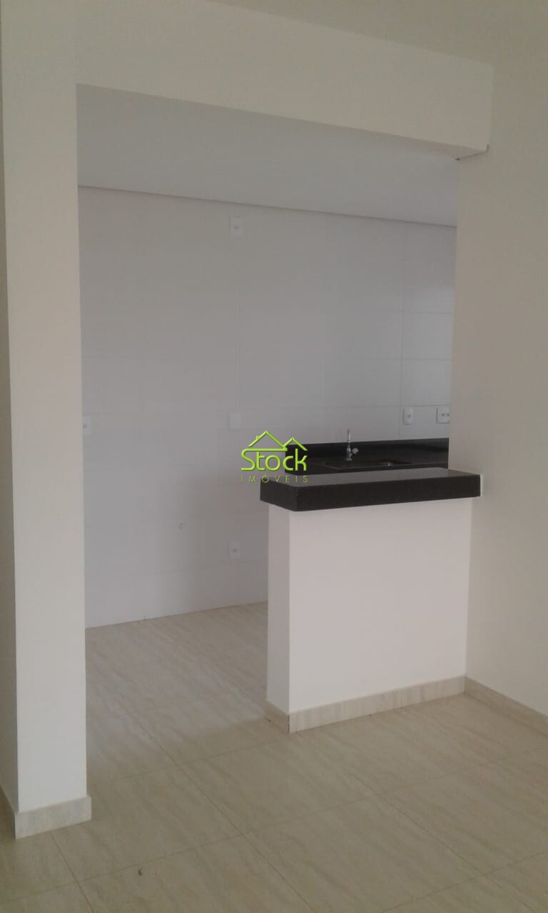 Apartamento à venda com 3 quartos, 80m² - Foto 4