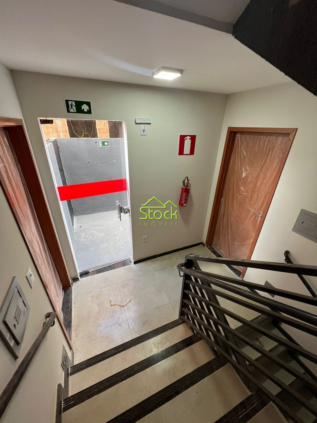 Apartamento à venda com 2 quartos, 55m² - Foto 11