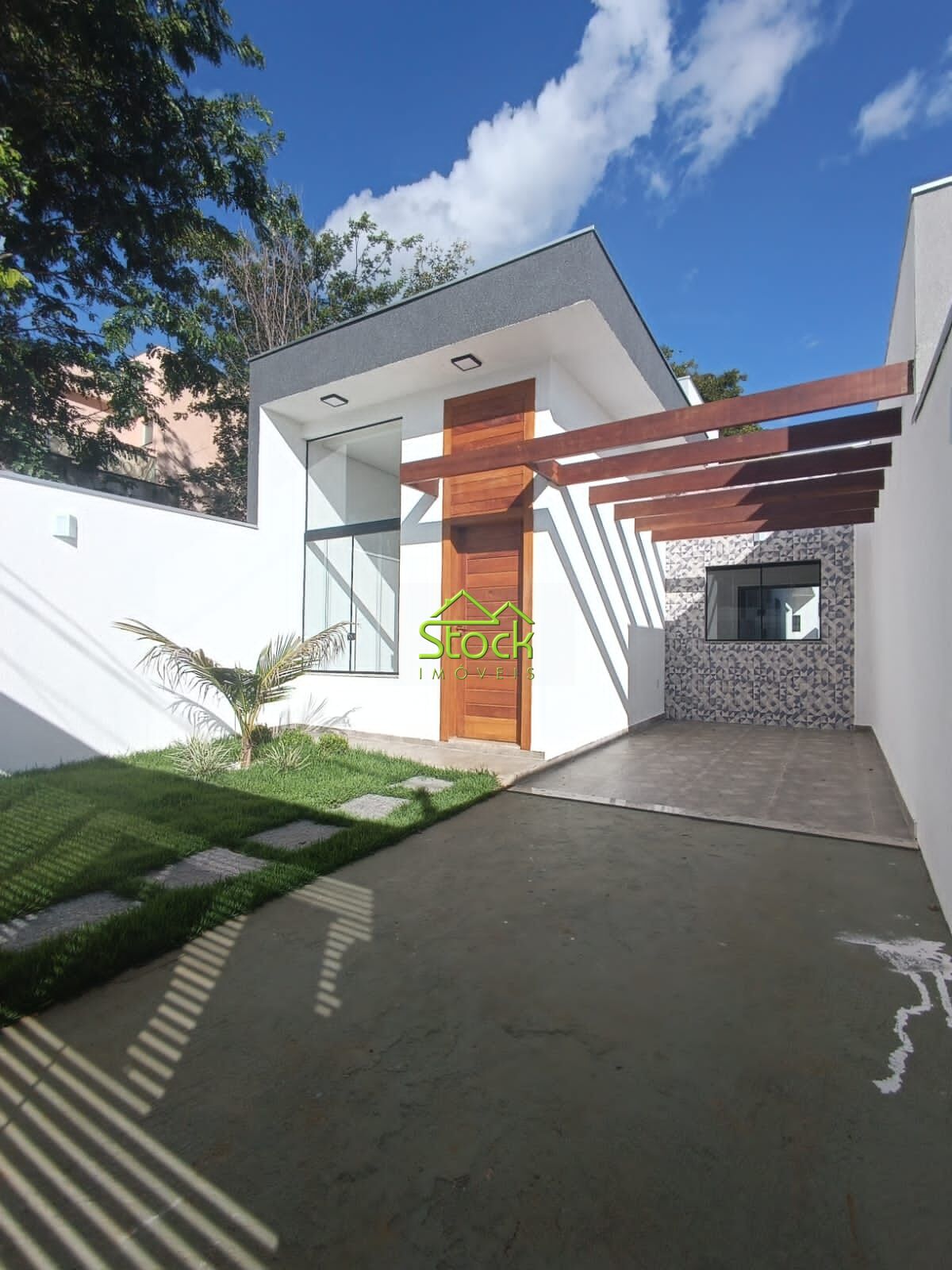 Casa à venda com 3 quartos, 180m² - Foto 1