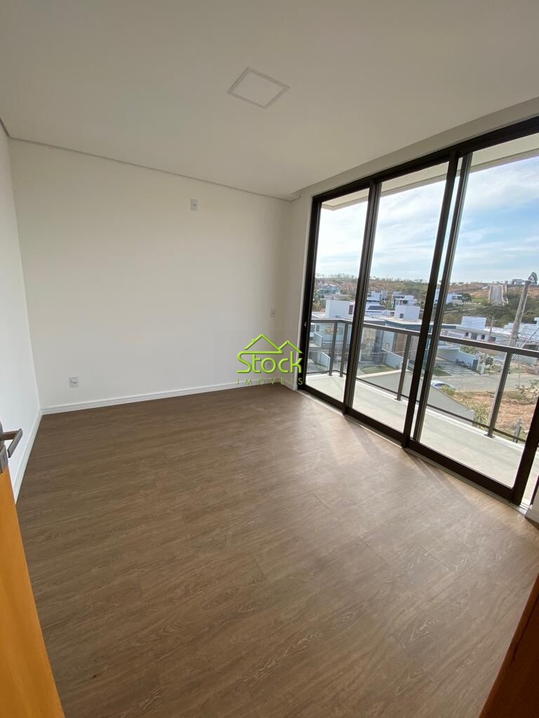 Casa de Condomínio à venda com 4 quartos, 360m² - Foto 13