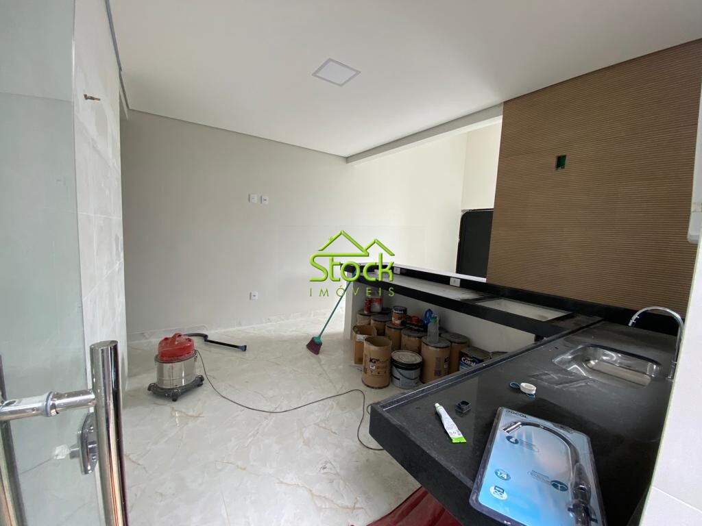 Casa à venda com 3 quartos, 225m² - Foto 11