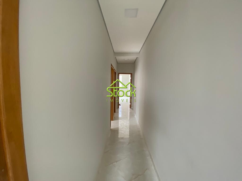 Casa à venda com 3 quartos, 225m² - Foto 9