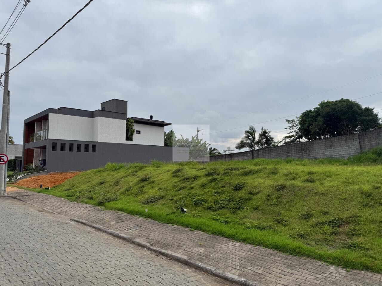 Terrenos com 296,72m em condomínio fechado a poucos minutos da Vila Germânica! — foto 5