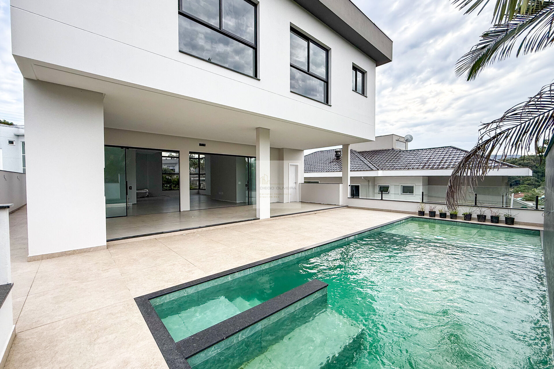Linda casa com 3 suítes no Golden park em Blumenau-SC — foto 7