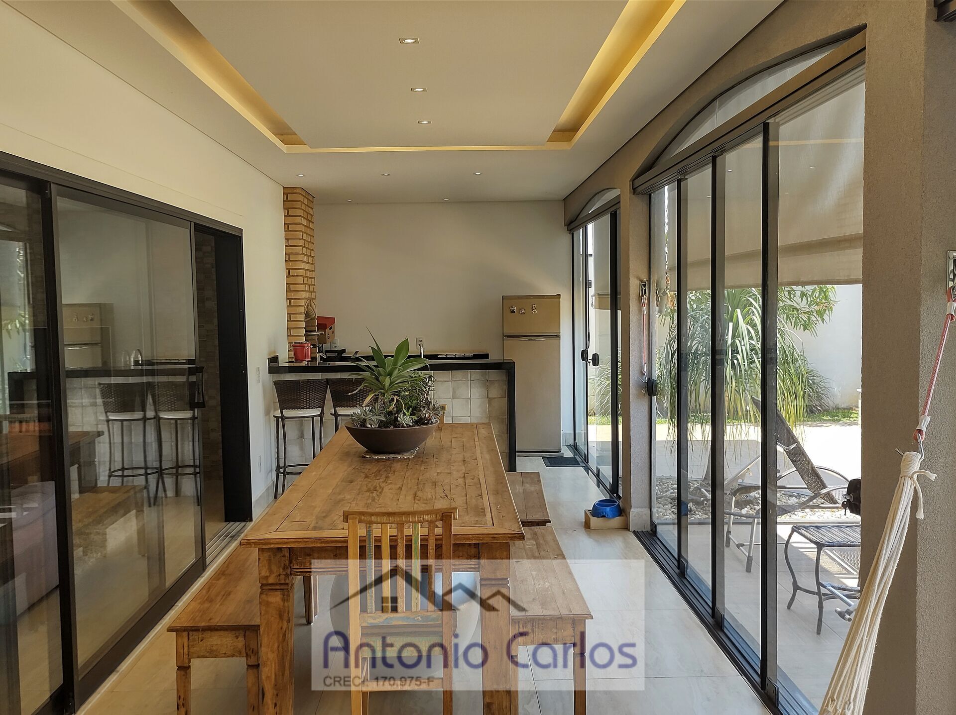 Casa de Condomínio à venda com 4 quartos, 329m² - Foto 32