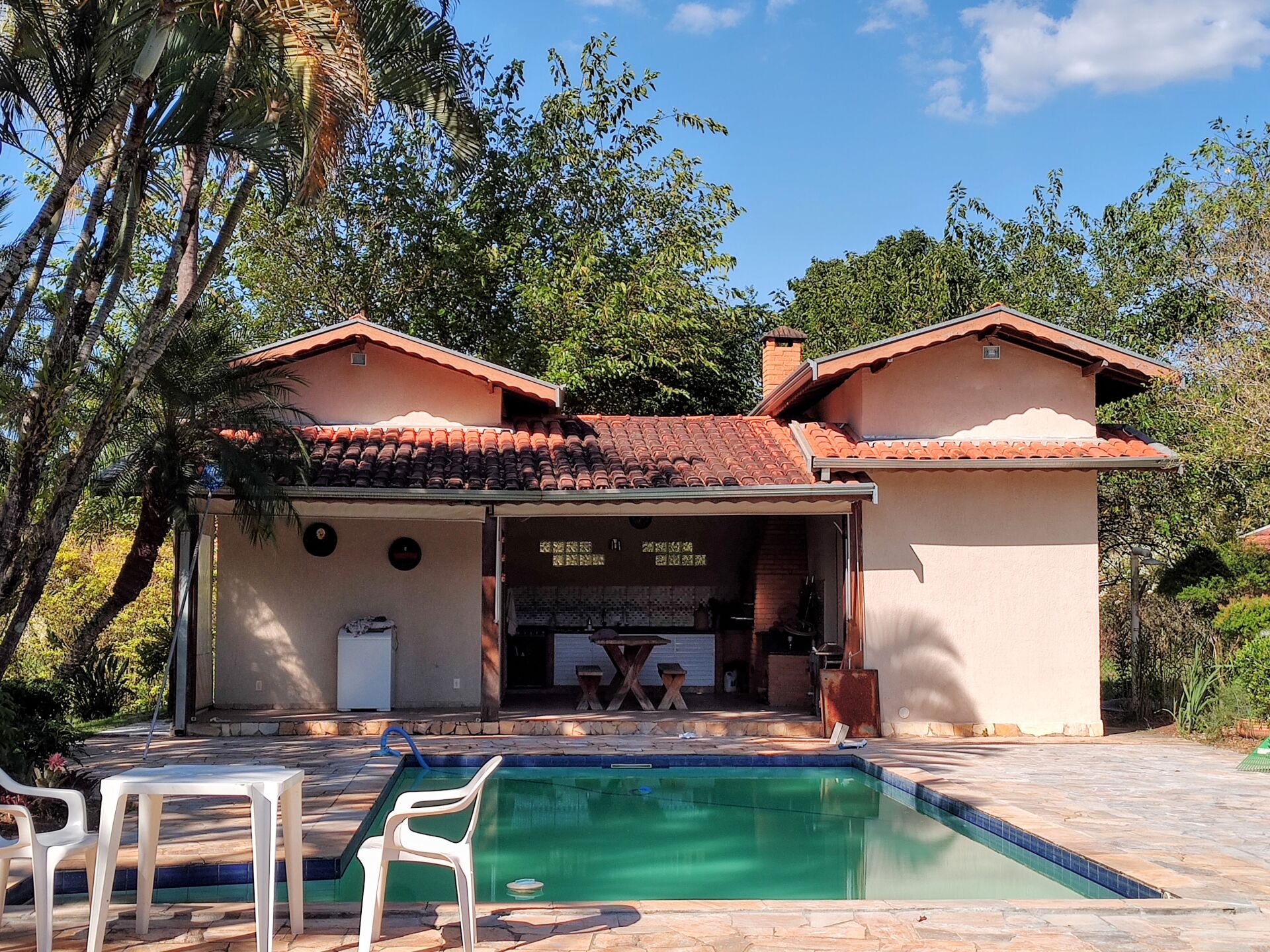 Fazenda à venda com 4 quartos, 1800m² - Foto 1