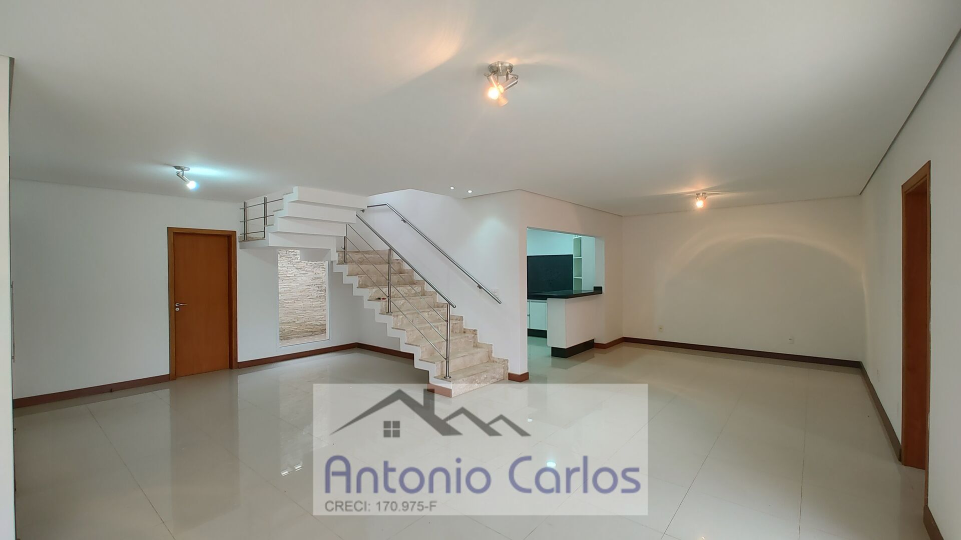 Casa à venda com 4 quartos, 339m² - Foto 4