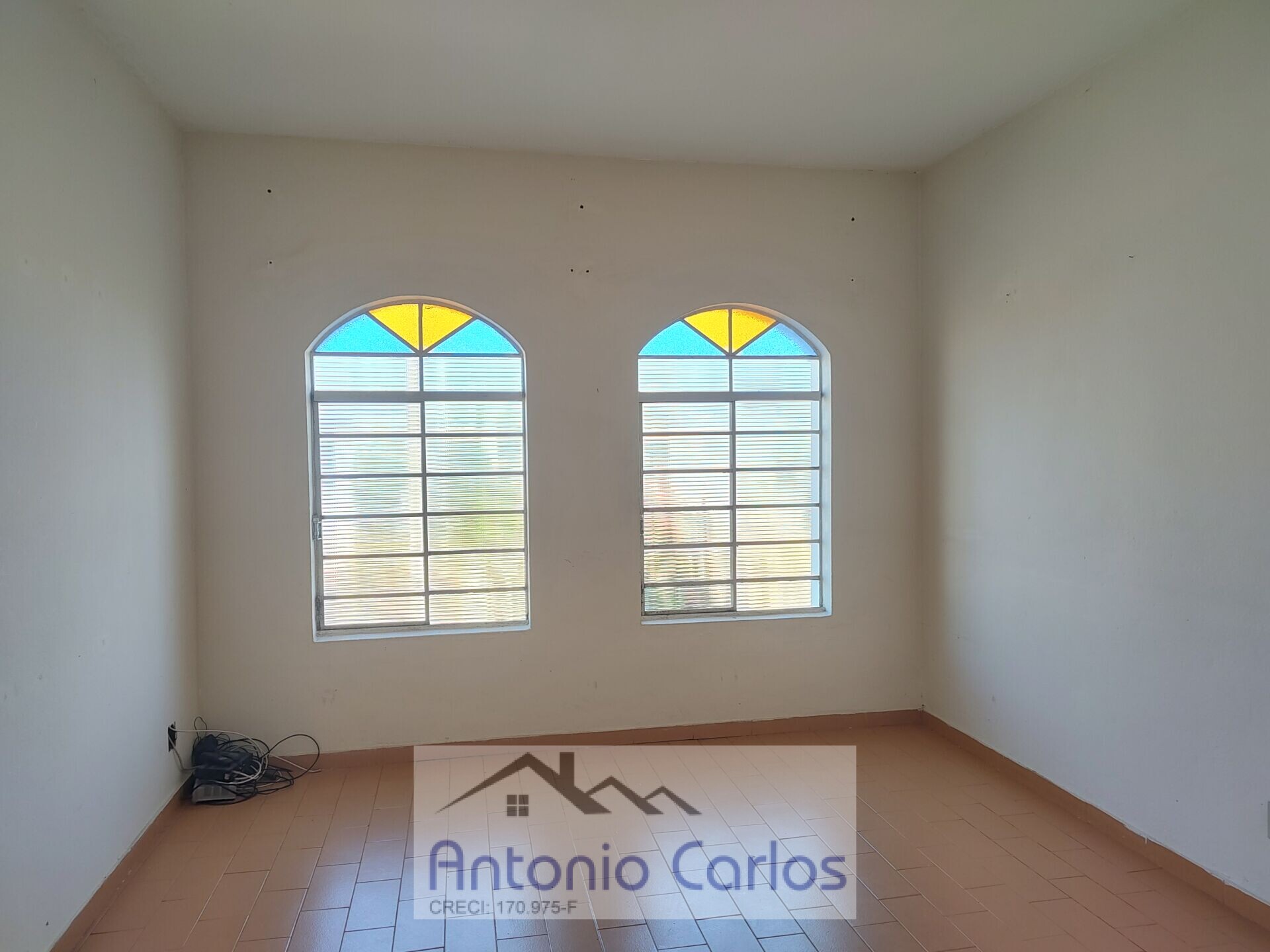 Casa à venda com 3 quartos, 150m² - Foto 2