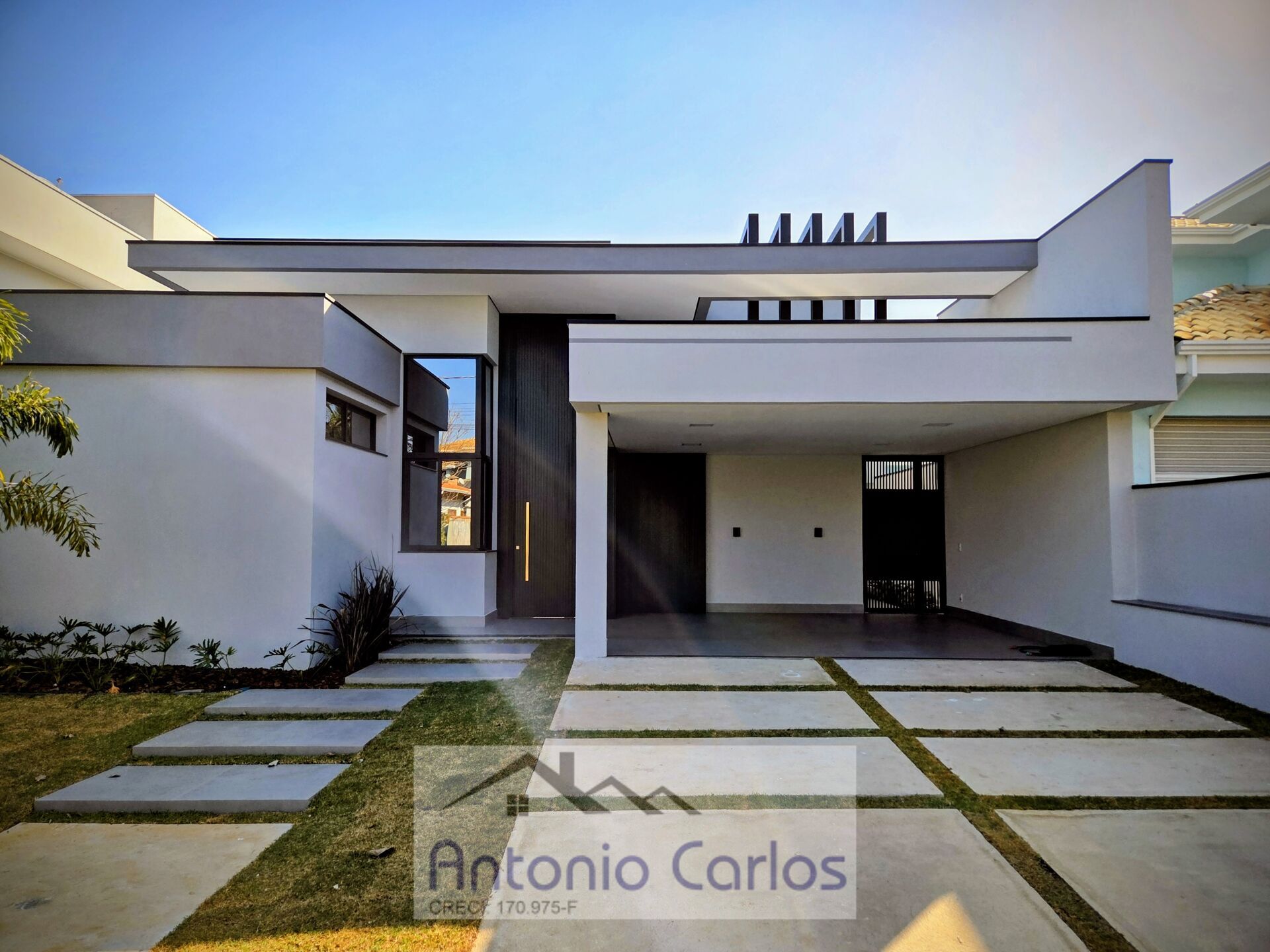 Casa à venda com 3 quartos, 220m² - Foto 2