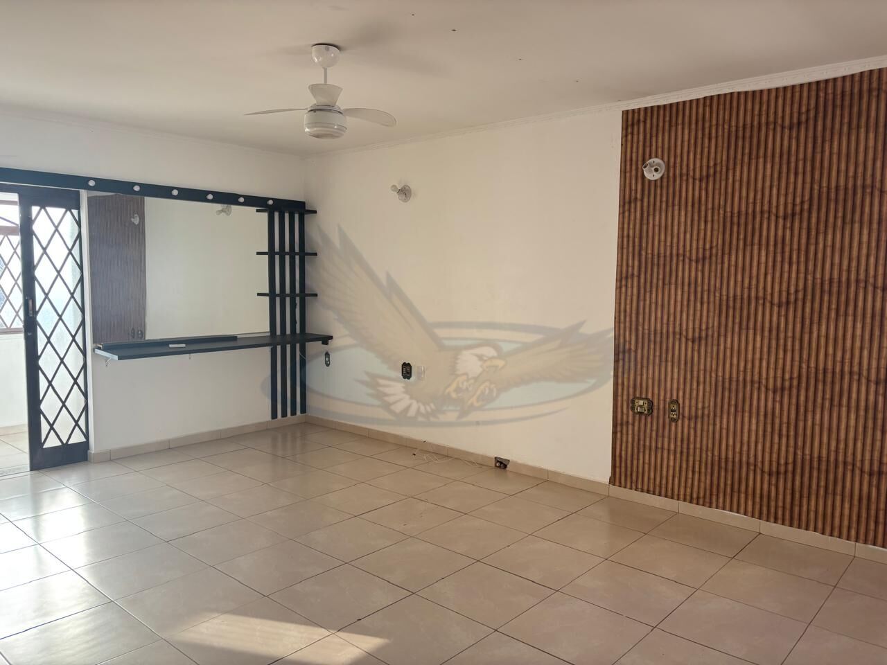 Sobrado para alugar com 4 quartos, 377m² - Foto 1