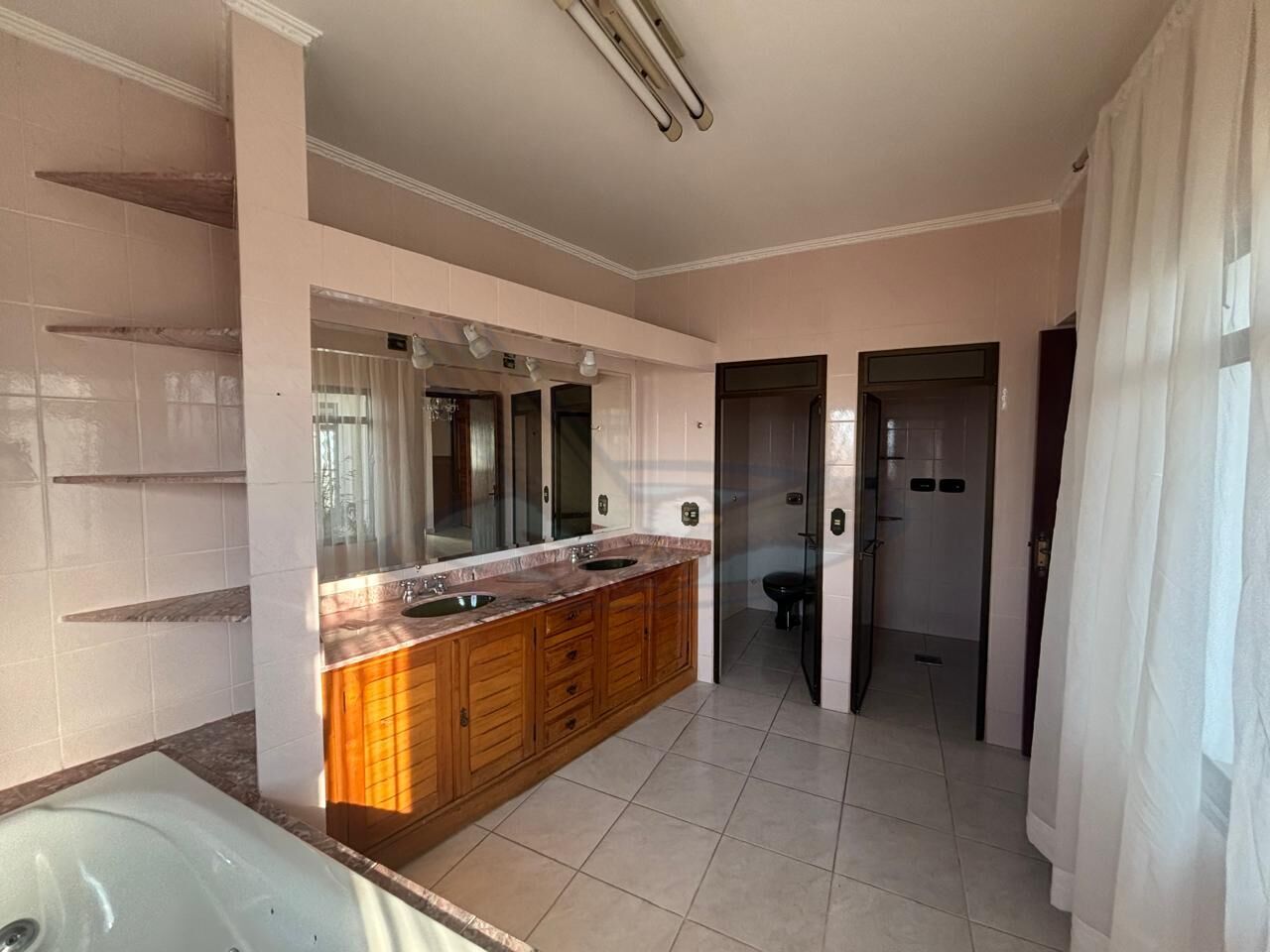 Sobrado para alugar com 4 quartos, 377m² - Foto 3