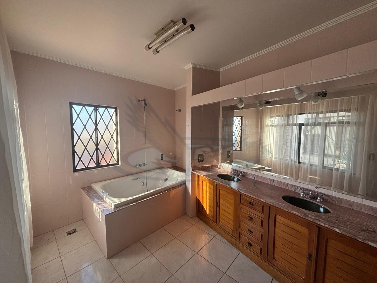 Sobrado para alugar com 4 quartos, 377m² - Foto 4