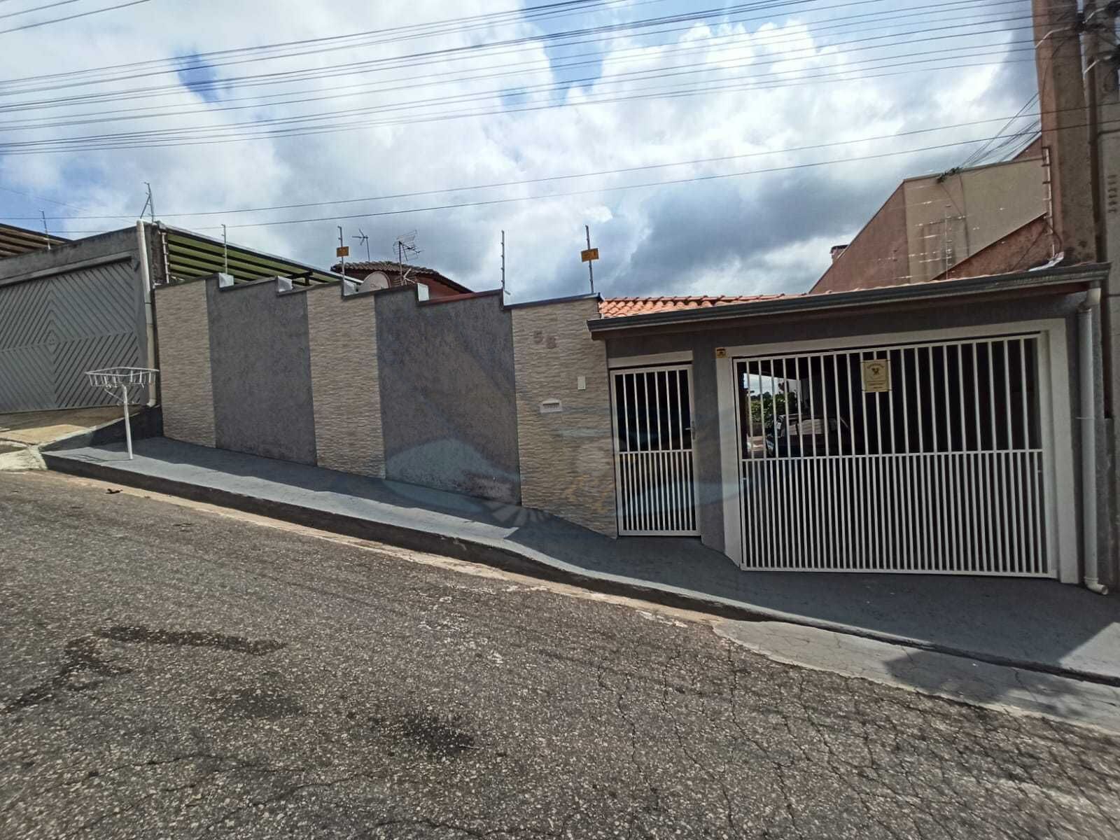 Casa à venda com 3 quartos, 71m² - Foto 1