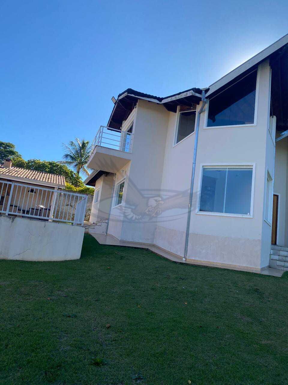 Casa à venda com 4 quartos, 244m² - Foto 1