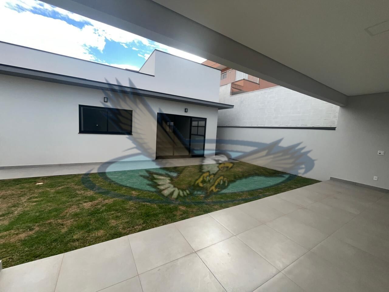 Casa à venda com 3 quartos, 200m² - Foto 3