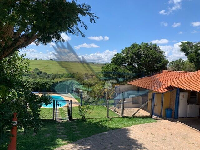 Fazenda à venda com 3 quartos, 1615m² - Foto 1