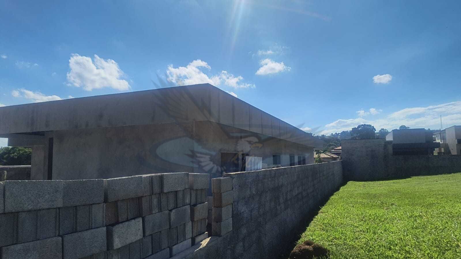 Casa à venda com 3 quartos, 210m² - Foto 2