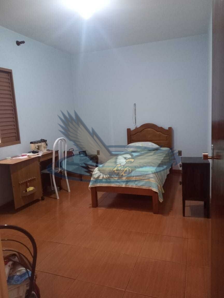 Casa à venda com 4 quartos, 192m² - Foto 11