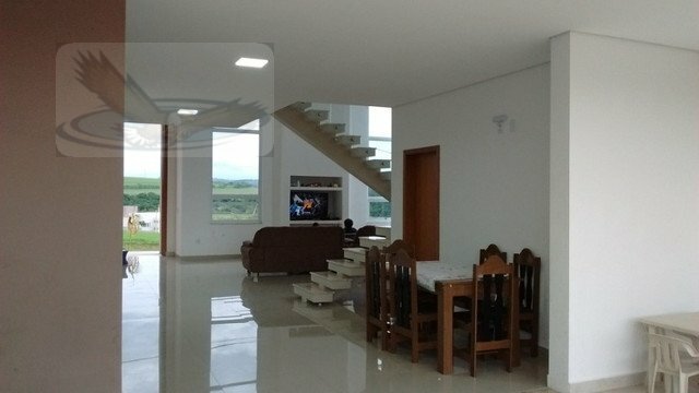 Casa à venda com 4 quartos, 330m² - Foto 2