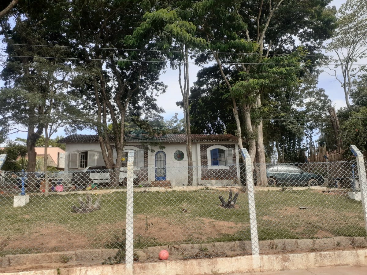 Fazenda à venda com 3 quartos, 1000m² - Foto 1