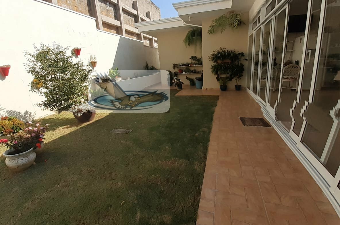 Sobrado à venda com 3 quartos, 240m² - Foto 1