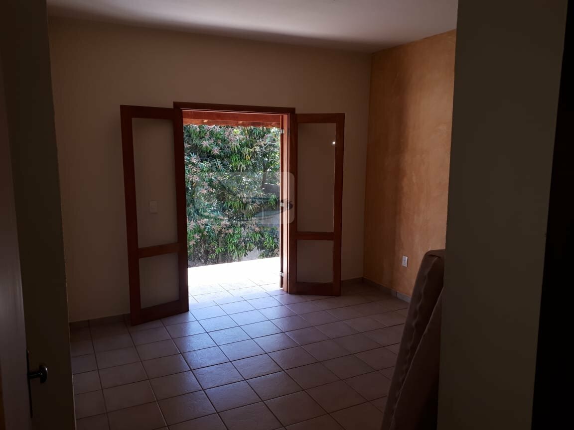 Casa à venda com 3 quartos, 1000m² - Foto 11