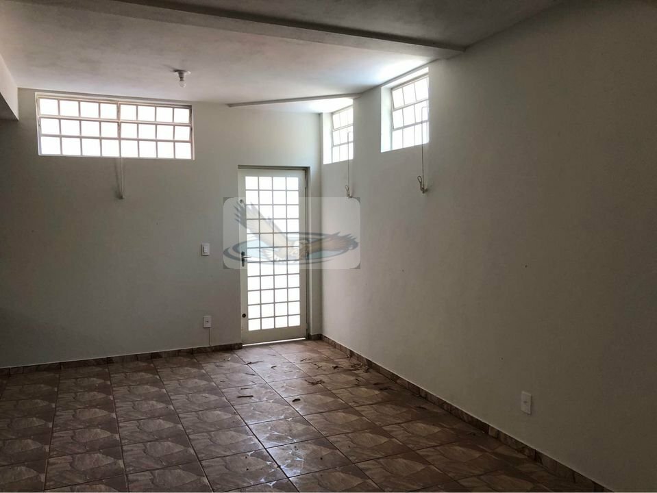 Casa à venda com 3 quartos, 250m² - Foto 17