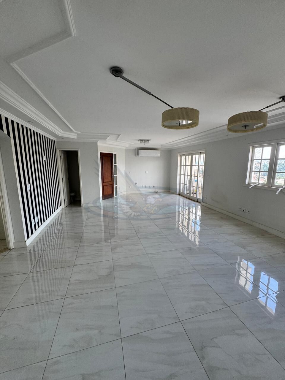 Apartamento, 3 quartos, 243 m² - Foto 2