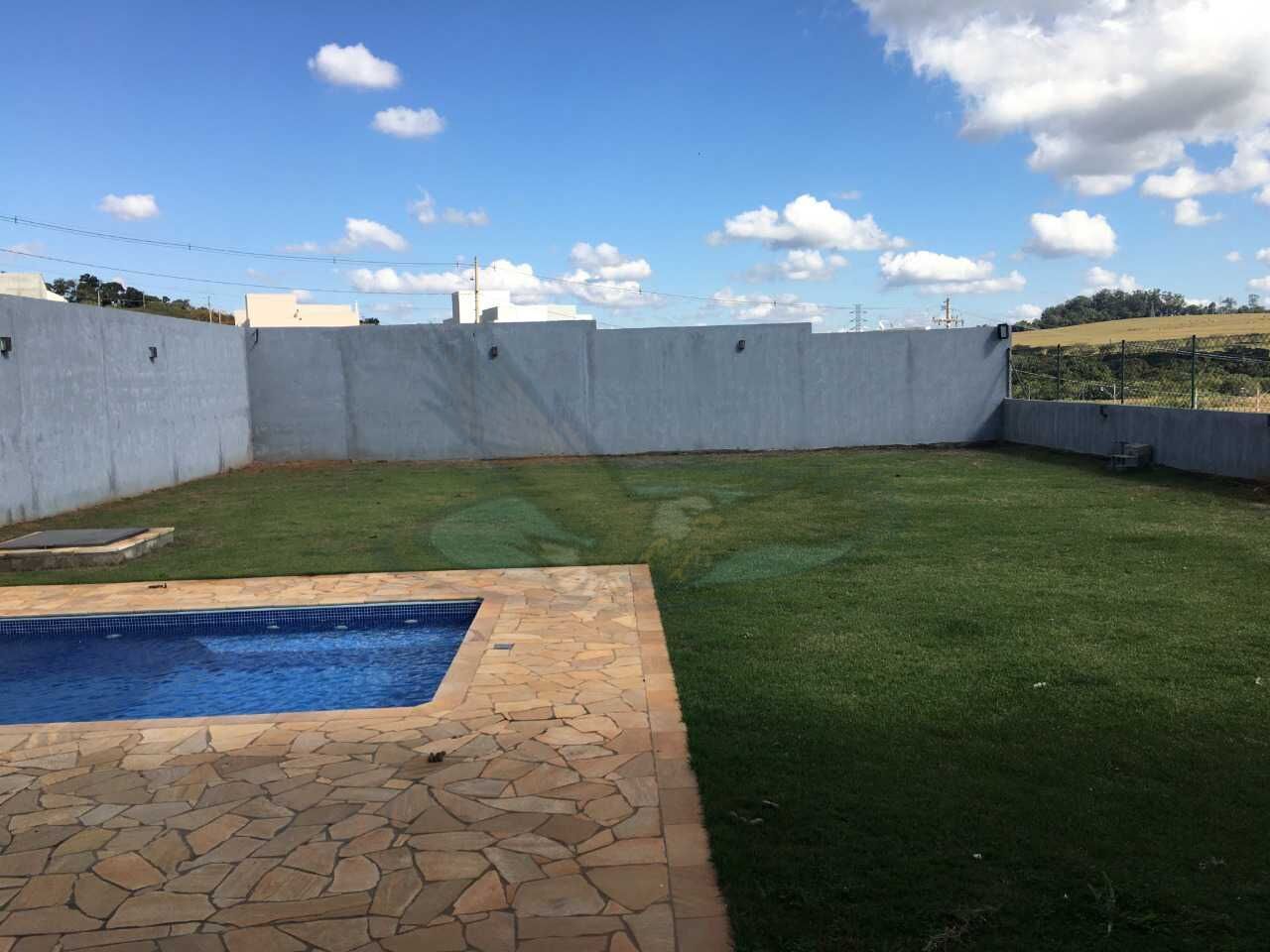 Casa à venda com 3 quartos, 239m² - Foto 2