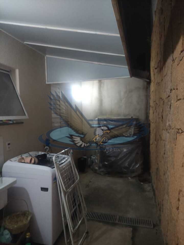 Casa à venda com 2 quartos, 45m² - Foto 12