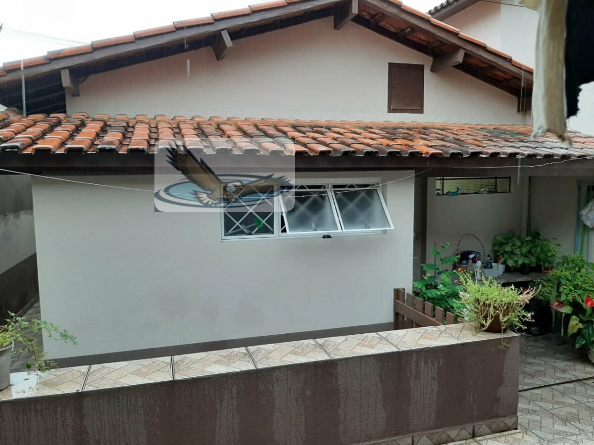 Casa à venda com 2 quartos, 103m² - Foto 3