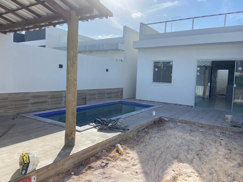 Casa à venda com 2 quartos, 66m² - Foto 1