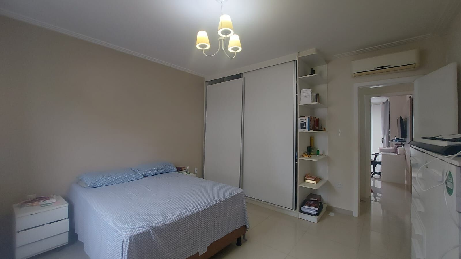 Casa à venda com 4 quartos, 230m² - Foto 3