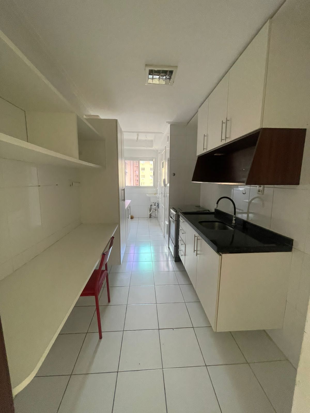 Apartamento à venda com 3 quartos, 100m² - Foto 2