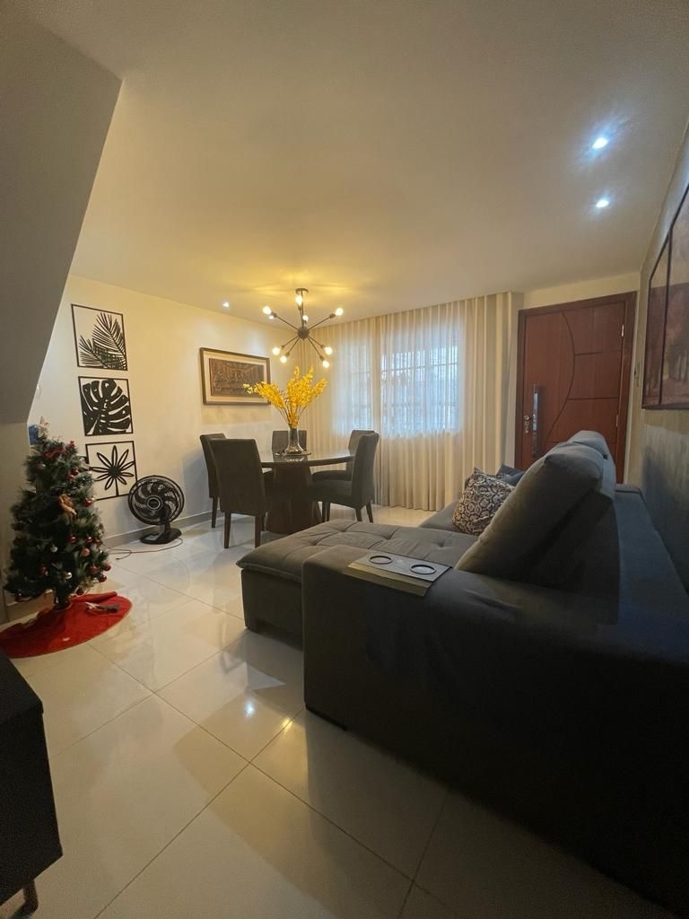 Casa à venda com 2 quartos, 250m² - Foto 2